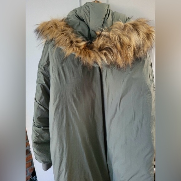 NWT ASOS Long Puffer Parka with Faux Fur Hood, size 10 - Picture 2 of 4